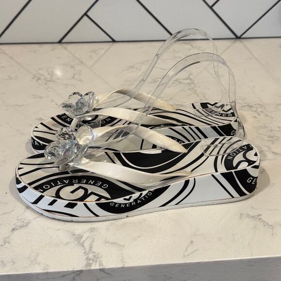 Y2K BCBGeneration black white platform flip flops size 10 clear gem flower - Picture 1 of 14